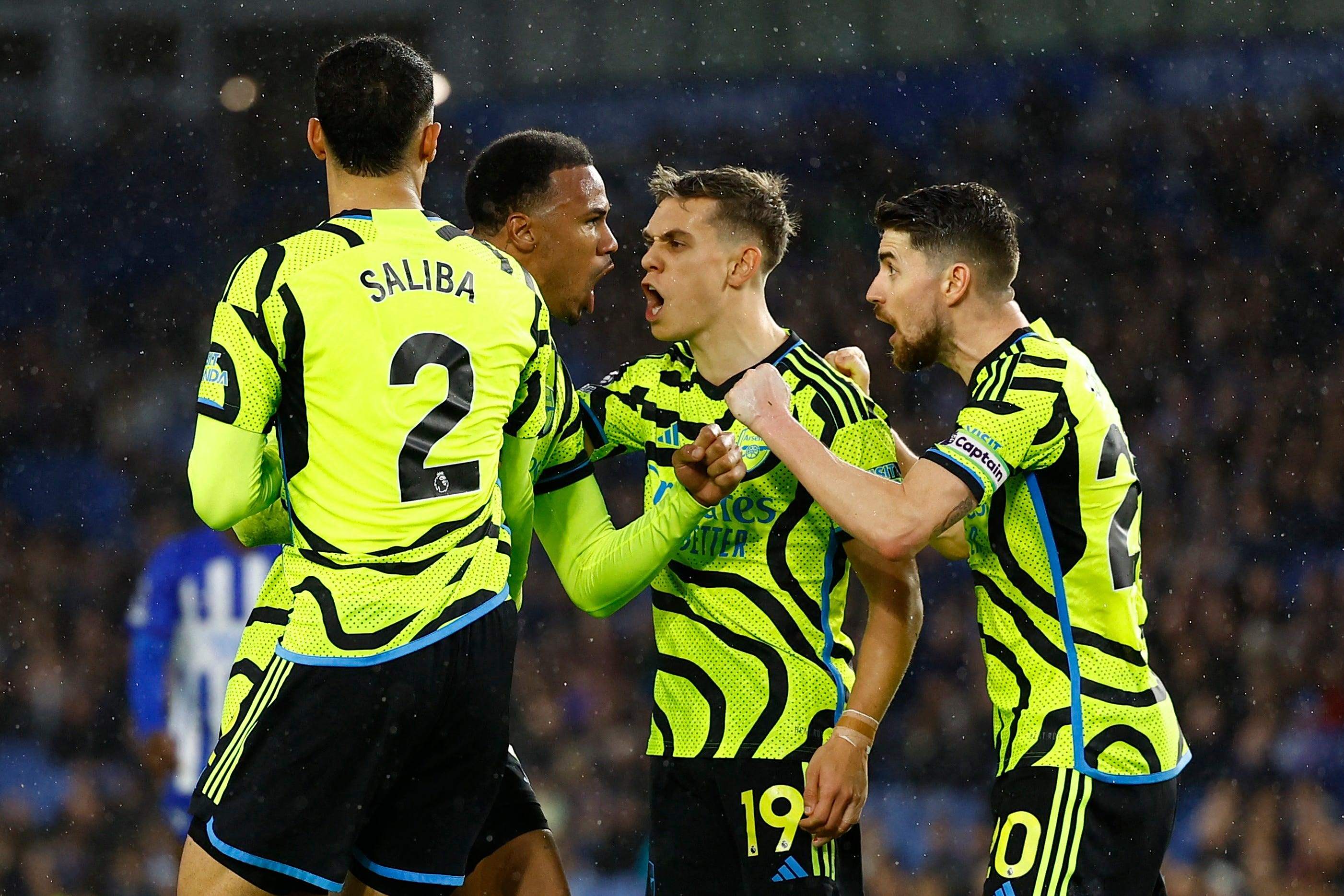 开云体育官网-Doinb迎来十二赛季出色发挥，尤文图斯观众热烈欢呼！热度持续攀升(doinb一把不输)