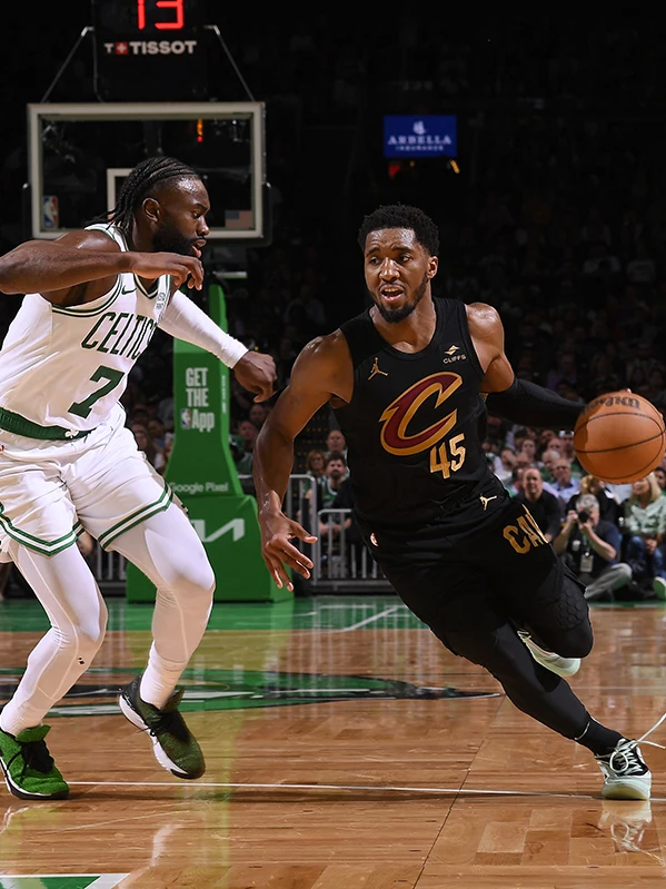 赛后欧联焦点战；波士顿凯尔特人内部沟通；震撼外界；细节决定成败(唯一打败麦克阿瑟的人)